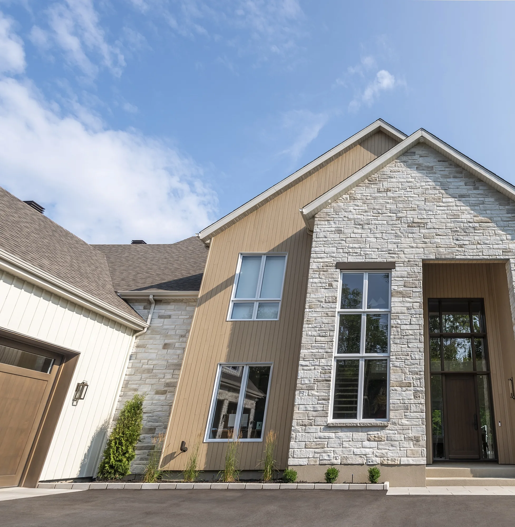 Stone Veneer vs Real Stone Whats the Difference