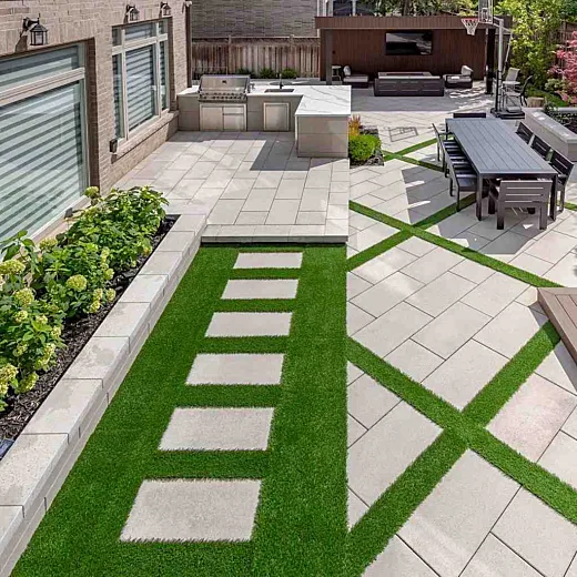 Concrete Slabs Vs Pavers Which One You Should Choose Dalles de béton vs pavés Comment choisir la bonne surface extérieure