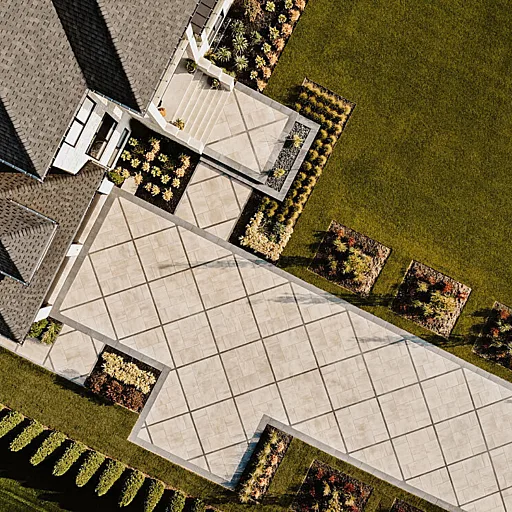 Front Walkway Ideas That Wow 7 Designs to Boost Curb Appeal Instantly Idées dentrées 7 designs pour améliorer lapparence de votre aménagement paysager