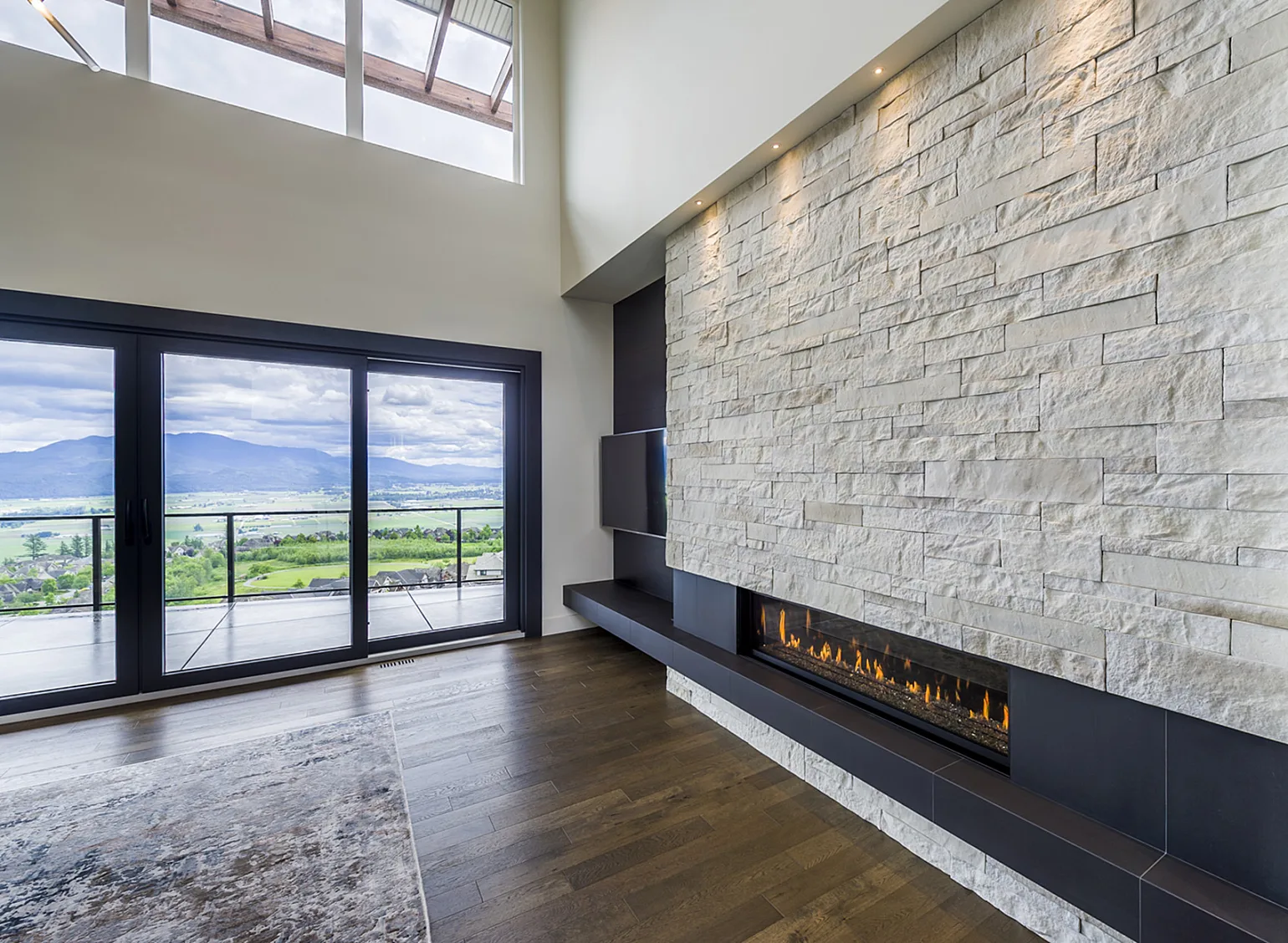 NORA_BEIGEVANILLE_COVER