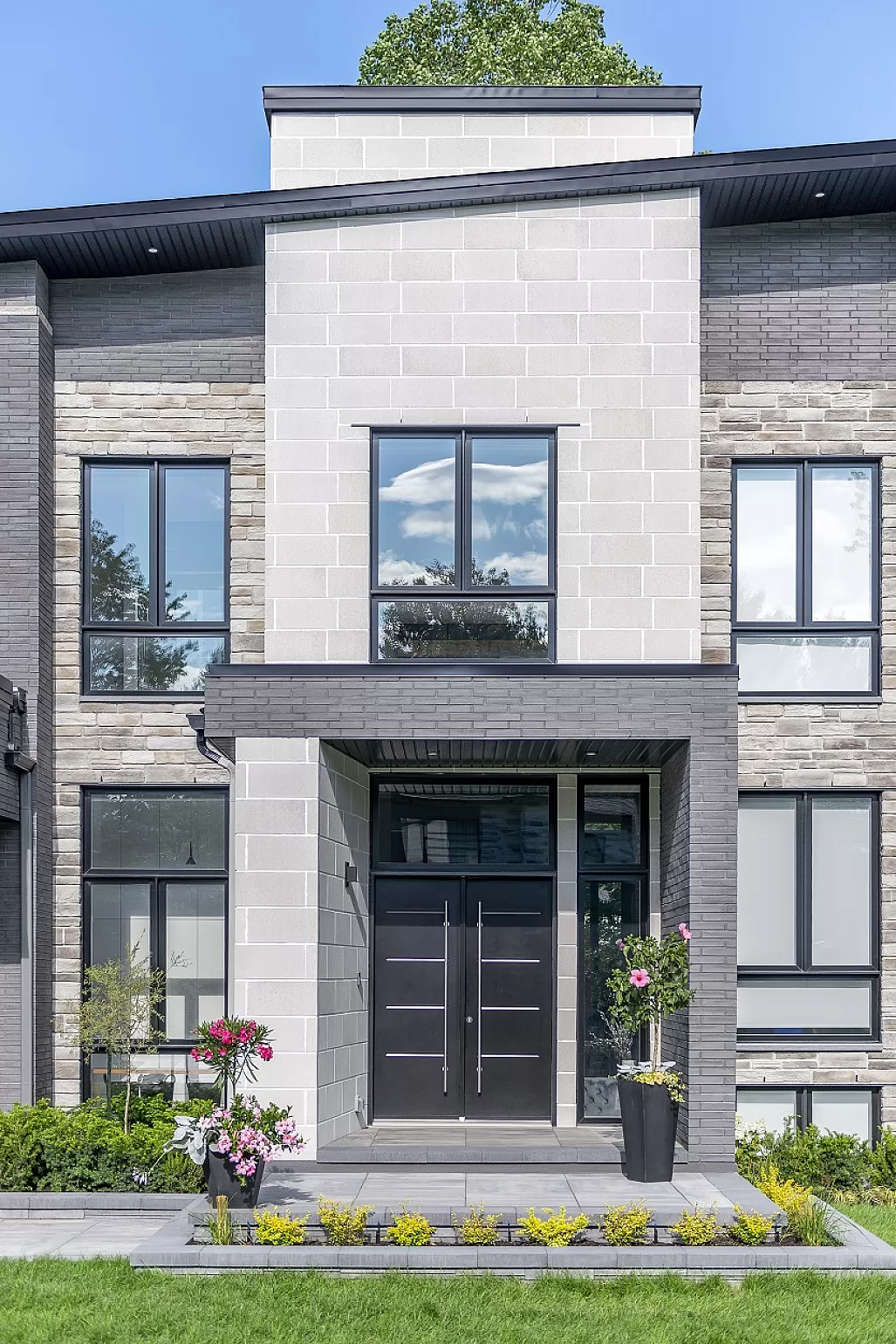 ARCHITECTURAL SILVER WHITE NOVELLO MIDNIGHT BLACK